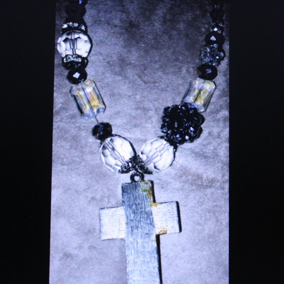 Vintage Chunky Cross & Swarovski Crystal Beaded Necklace - Picture 8 of 9
